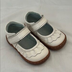 Livie & Luca White Mary Jane Ruche Kids Shoes size 5